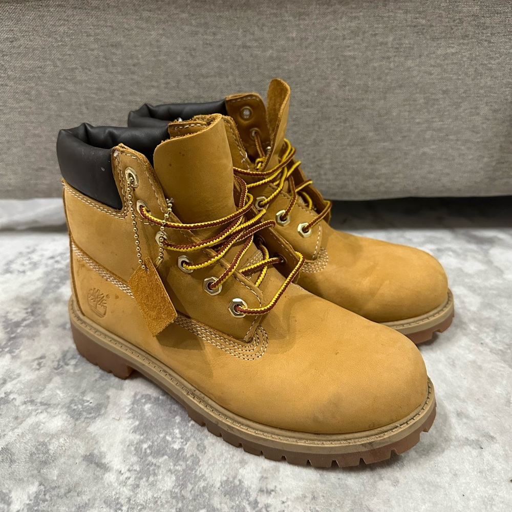 Timberland boots size 2.5 youth